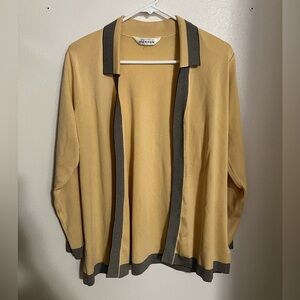 EXCLUSIVELY MISOOK Vintage Tan and Black Cardigan Women's Size‎ L